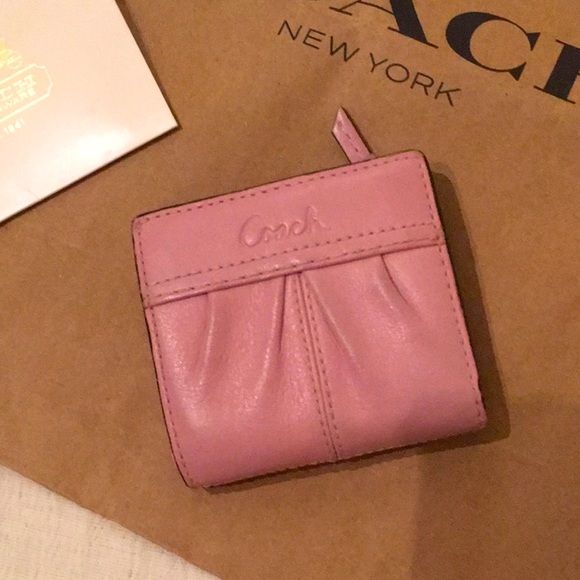 Coach Handbags - 🌸 Coach mini Wallet 🌸